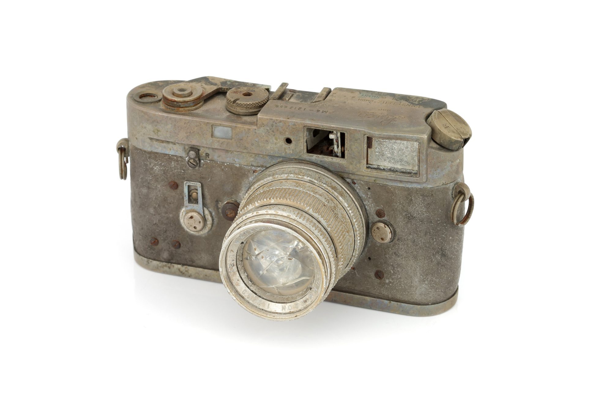 Burnt and broken Leica M4 camera gains nearly $2000 at an auction - Vimarsana News